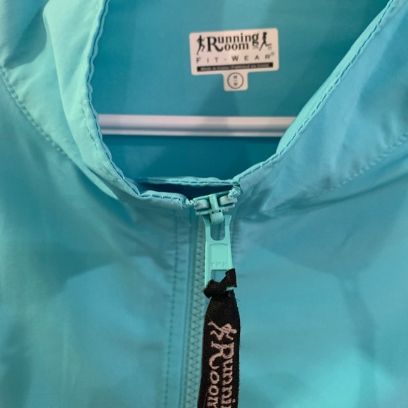 Running Room water repellent running jacket with reflective tape - Picture 8 of 15